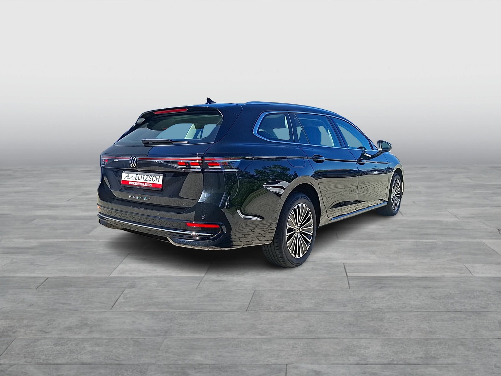 Fahrzeugabbildung Volkswagen Passat Variant TDI Elegance DSG Matrix AHK Navi HUD AID ACC RFK SH