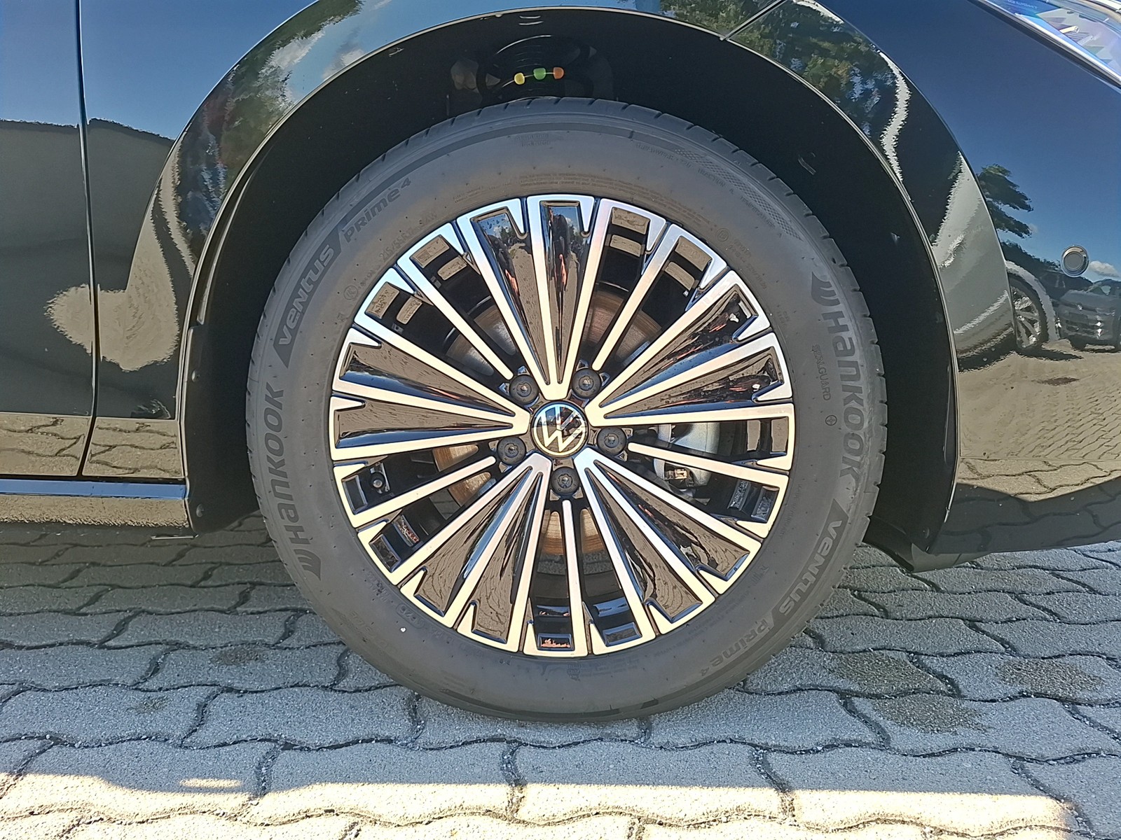 Fahrzeugabbildung Volkswagen Passat Variant TDI Elegance DSG Matrix AHK Navi HUD AID ACC RFK SH