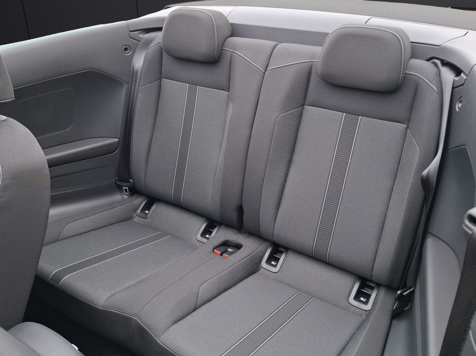 Fahrzeugabbildung Volkswagen T-Roc Cabriolet TSI Style DSG LEDplus Navi AID ACC Park-Assist SH