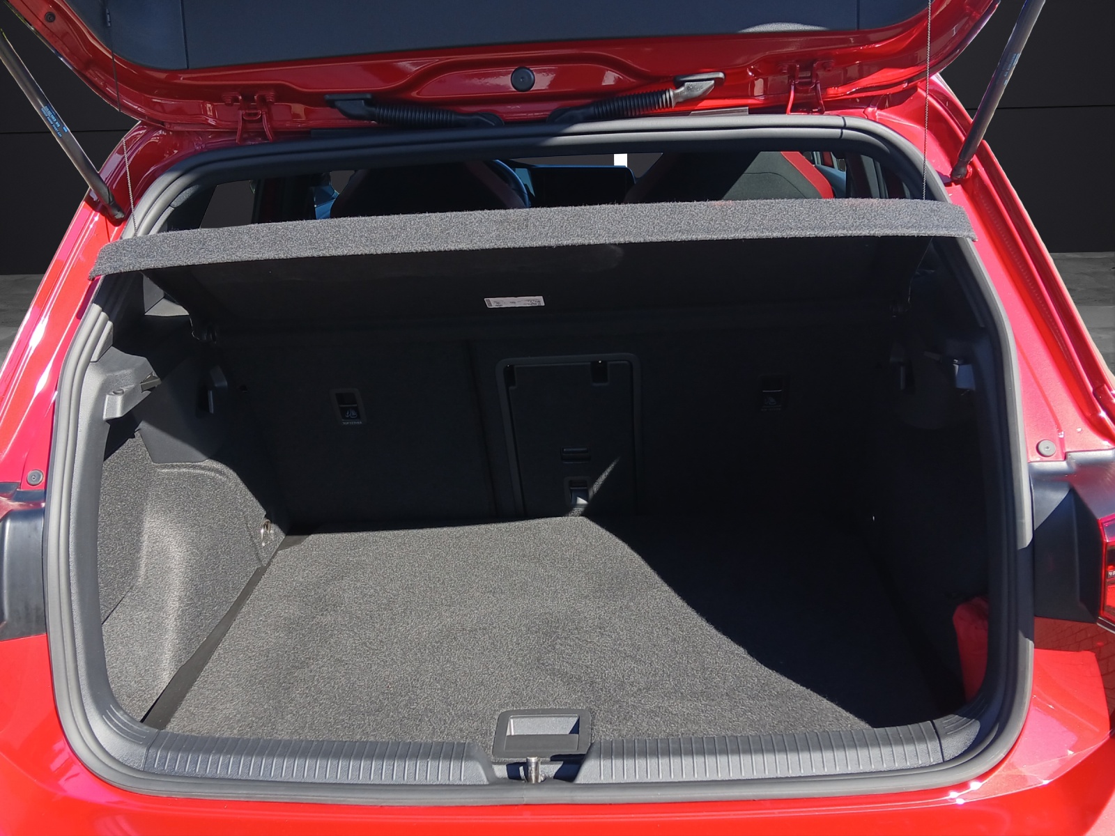 Fahrzeugabbildung Volkswagen Golf VIII GTI DSG Matrix Navi AID ACC RFK Harman SH 19