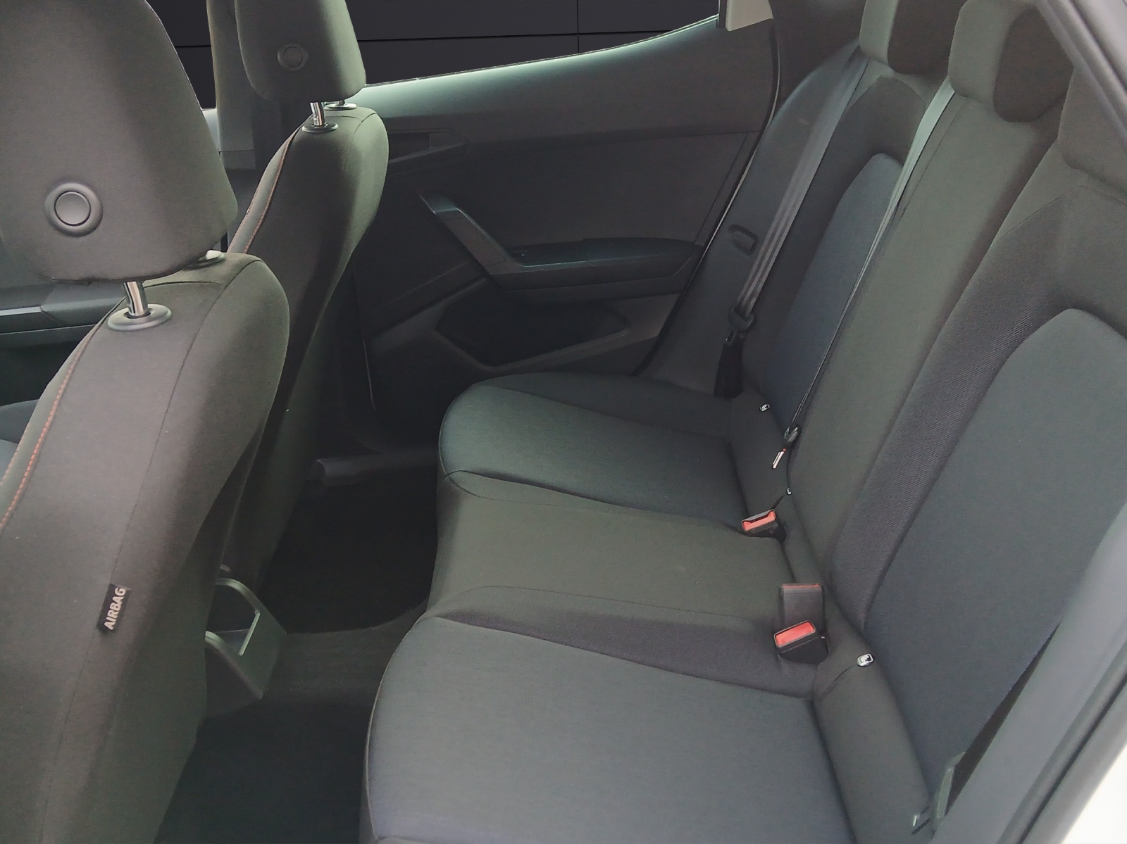 Fahrzeugabbildung SEAT Ibiza TSI FR DSG LED Navi AID ACC RFK SH 18