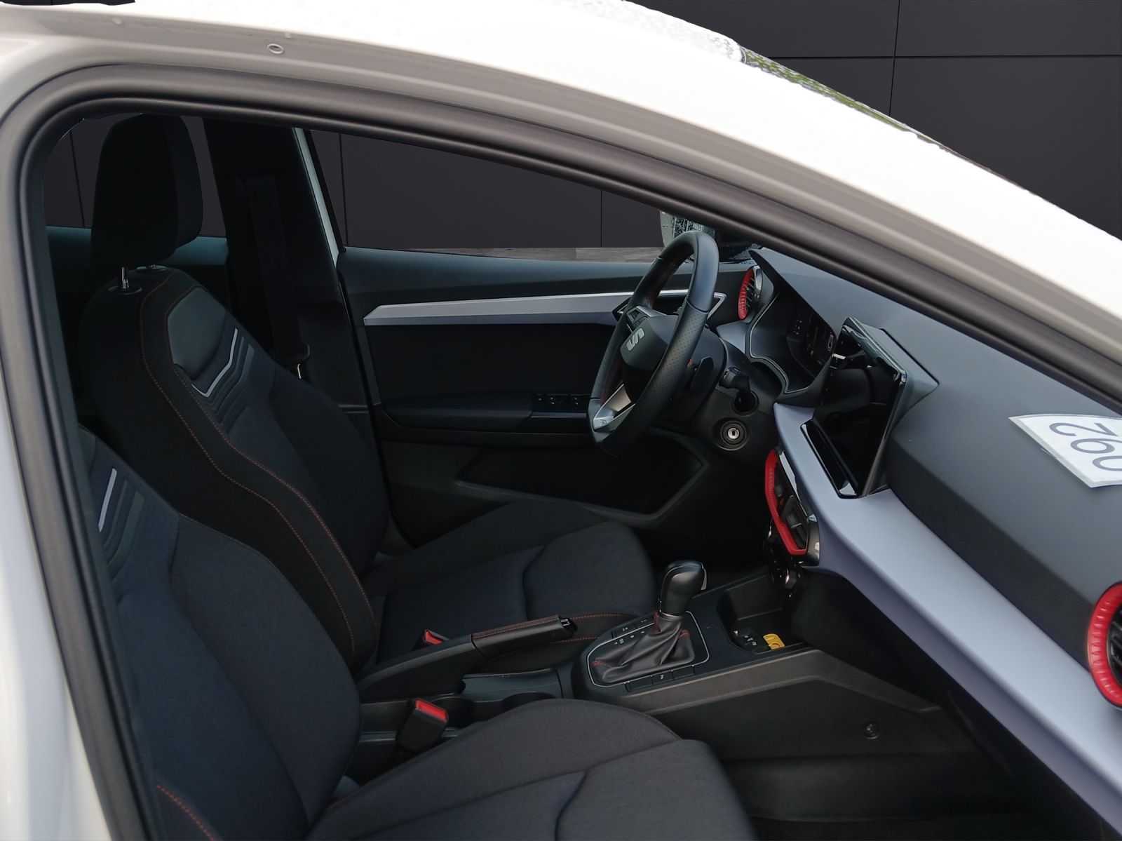 Fahrzeugabbildung SEAT Ibiza TSI FR DSG LED Navi AID ACC RFK SH 18