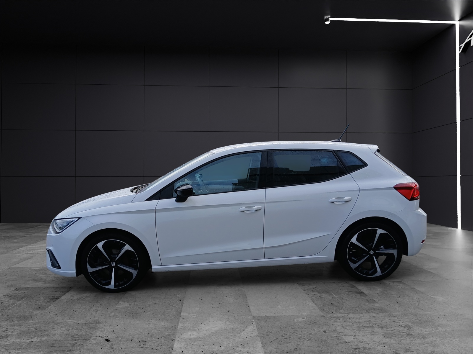 Fahrzeugabbildung SEAT Ibiza TSI FR DSG LED Navi AID ACC RFK SH 18