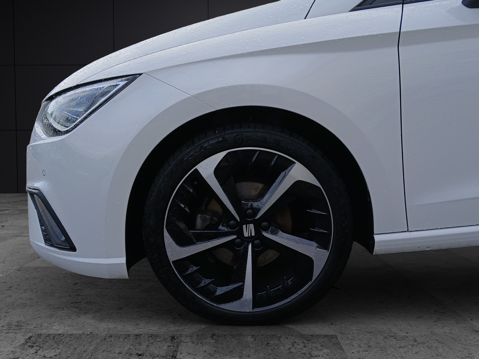 Fahrzeugabbildung SEAT Ibiza TSI FR DSG LED Navi AID ACC RFK SH 18