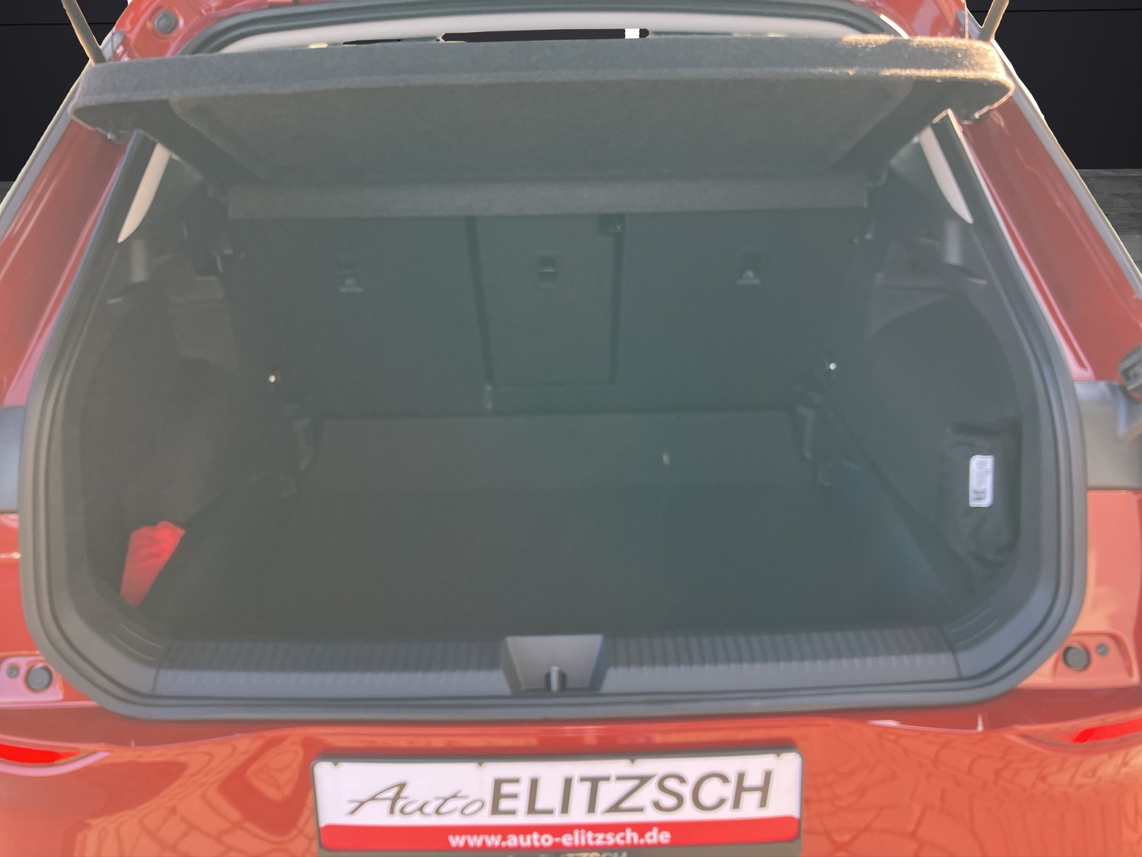 Fahrzeugabbildung Volkswagen T-Roc eTSI Style DSG LED Navi ACC HuD AreaView Kessy