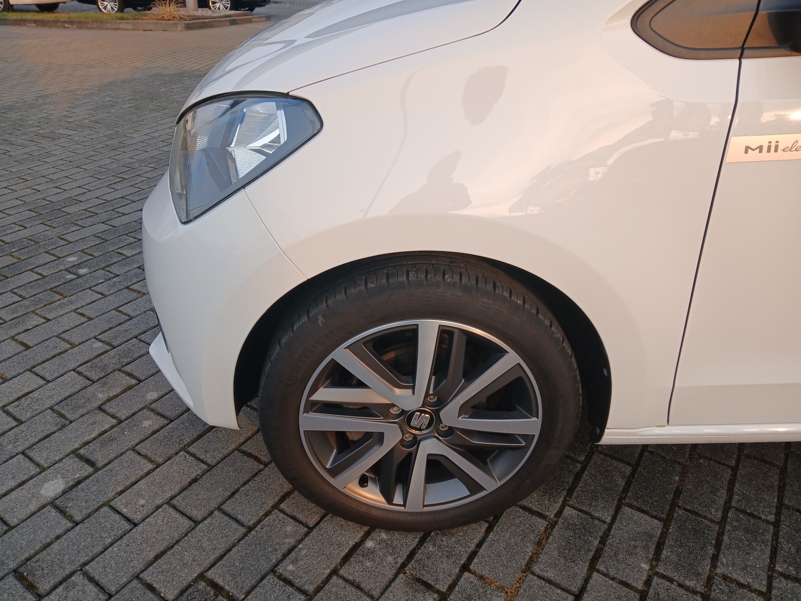 Fahrzeugabbildung SEAT Mii electric Edition Power Charge Navi GRA SH Climatronic