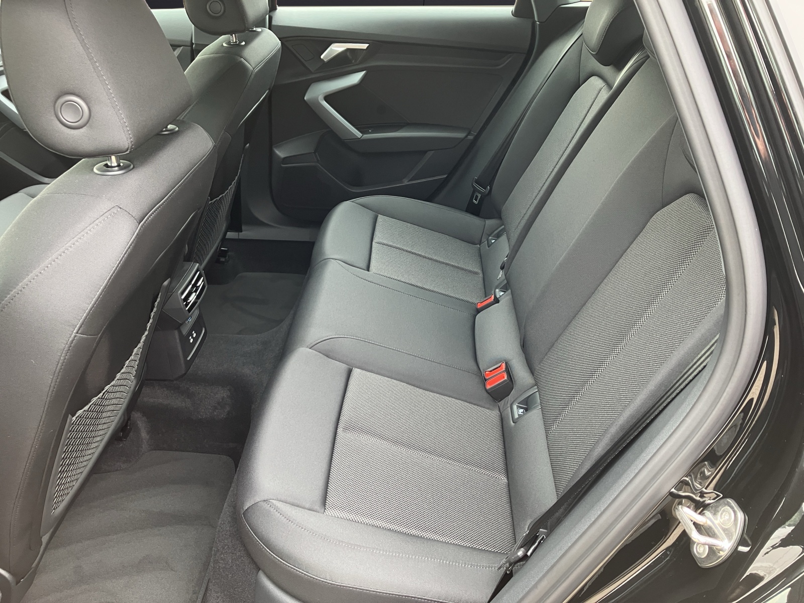 Fahrzeugabbildung Audi A3 Sportback TFSI 85 kW S tronic LED DAB NAVI ACC