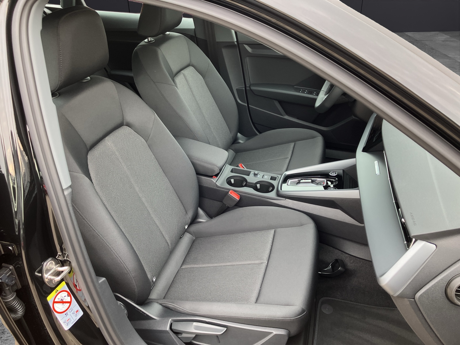 Fahrzeugabbildung Audi A3 Sportback TFSI 85 kW S tronic LED DAB NAVI ACC