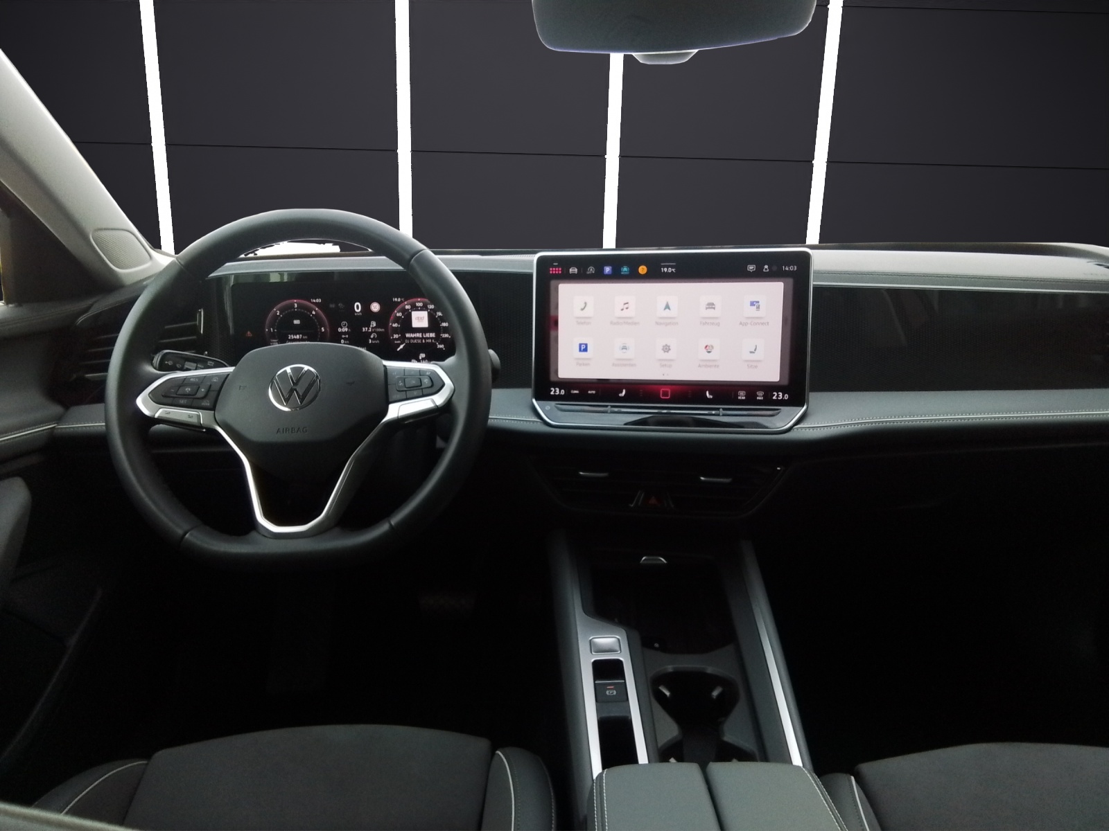 Fahrzeugabbildung Volkswagen Passat TDI DSG Business LED ACC AHK NAVI TRAILERASSIST
