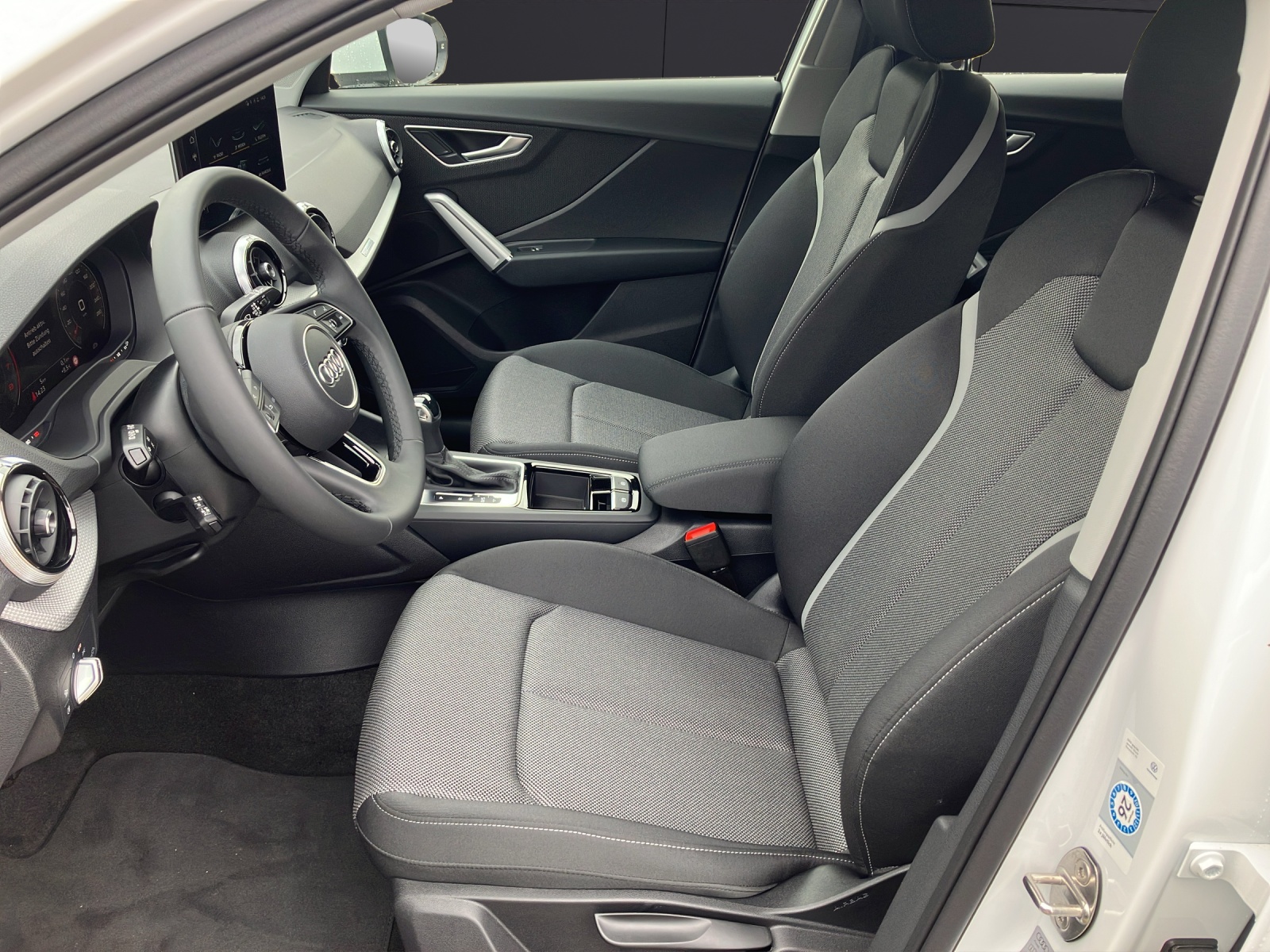 Fahrzeugabbildung Audi Q2 35 TFSI advanced S tronic Matrix Vorb. AHZV