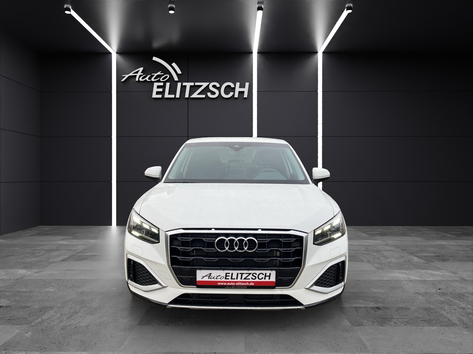 Fahrzeugabbildung Audi Q2 35 TFSI advanced S tronic Matrix Vorb. AHZV