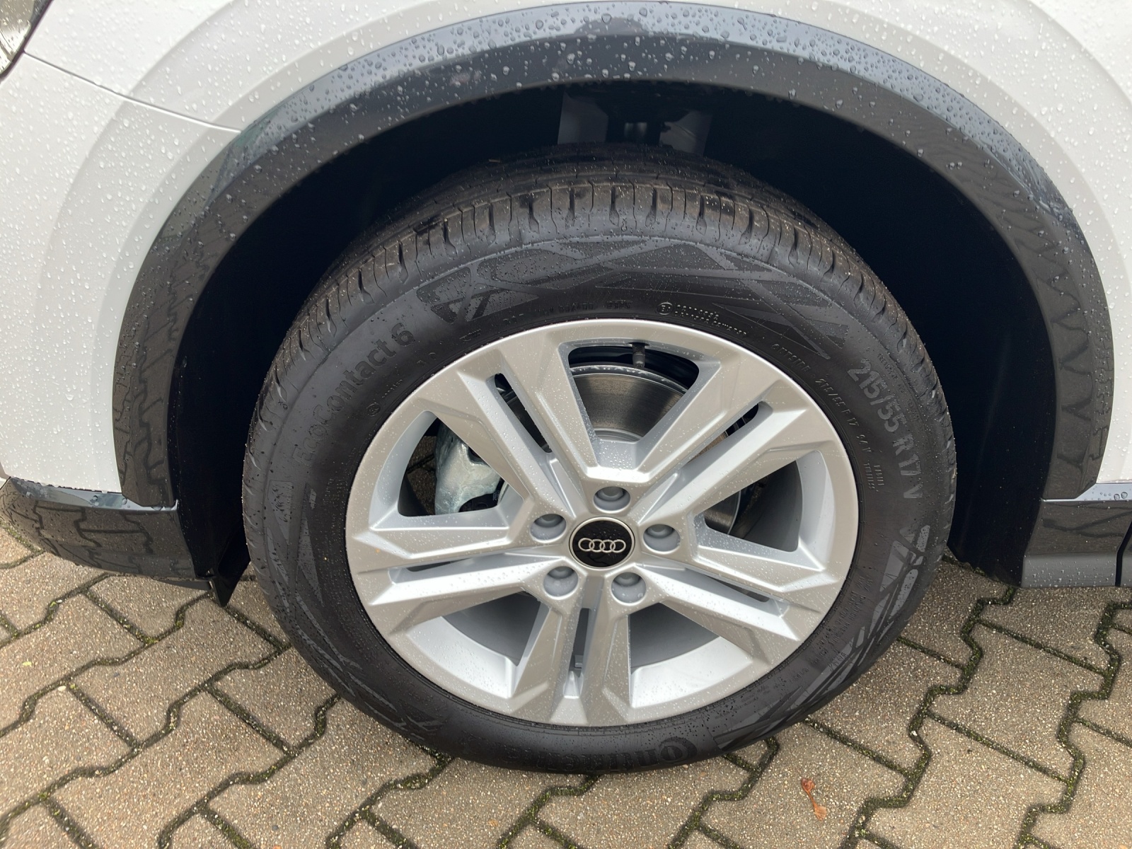 Fahrzeugabbildung Audi Q2 35 TFSI advanced S tronic Matrix Vorb. AHZV