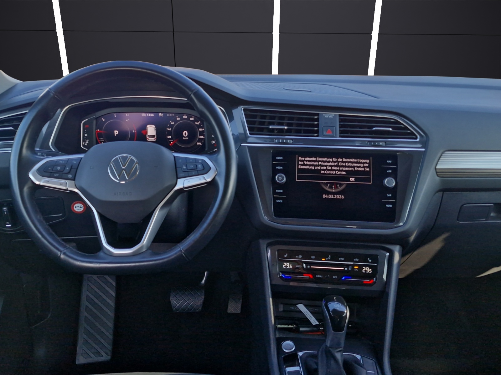 Fahrzeugabbildung Volkswagen Tiguan L 2.0 TDI AHZ MATRIX DSG 4x4 Keyless SH