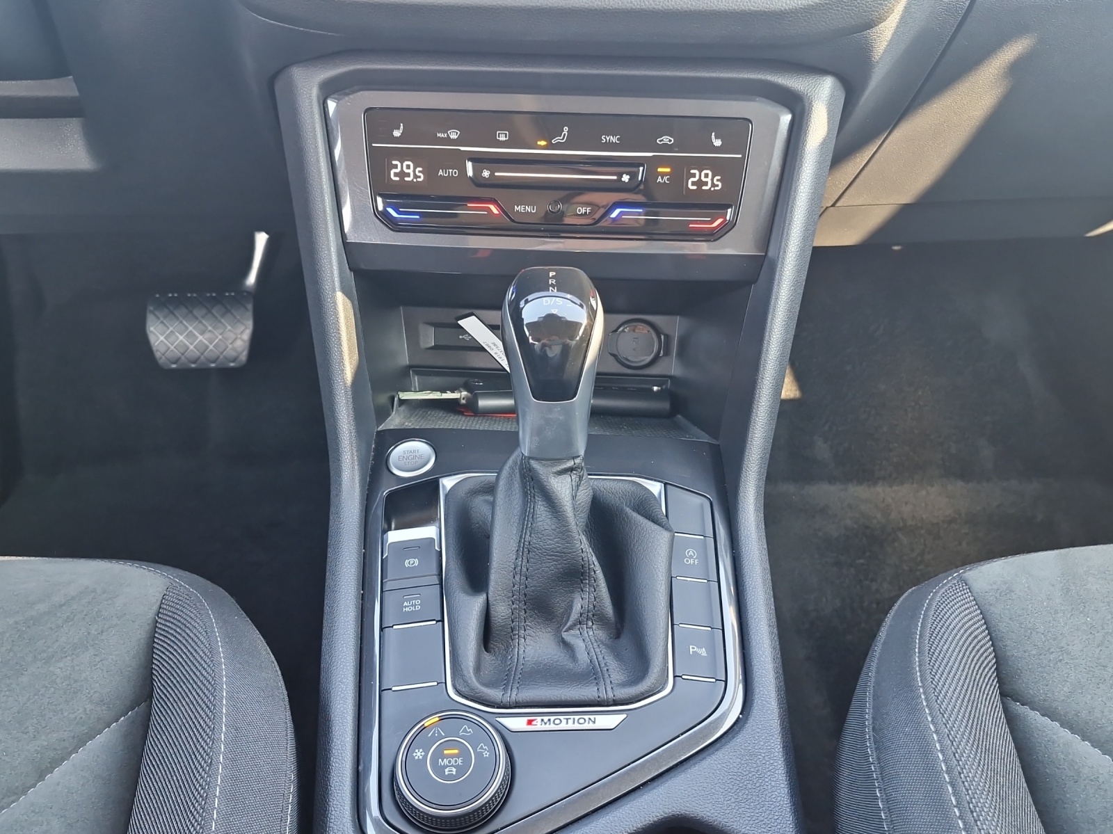 Fahrzeugabbildung Volkswagen Tiguan L 2.0 TDI AHZ MATRIX DSG 4x4 Keyless SH
