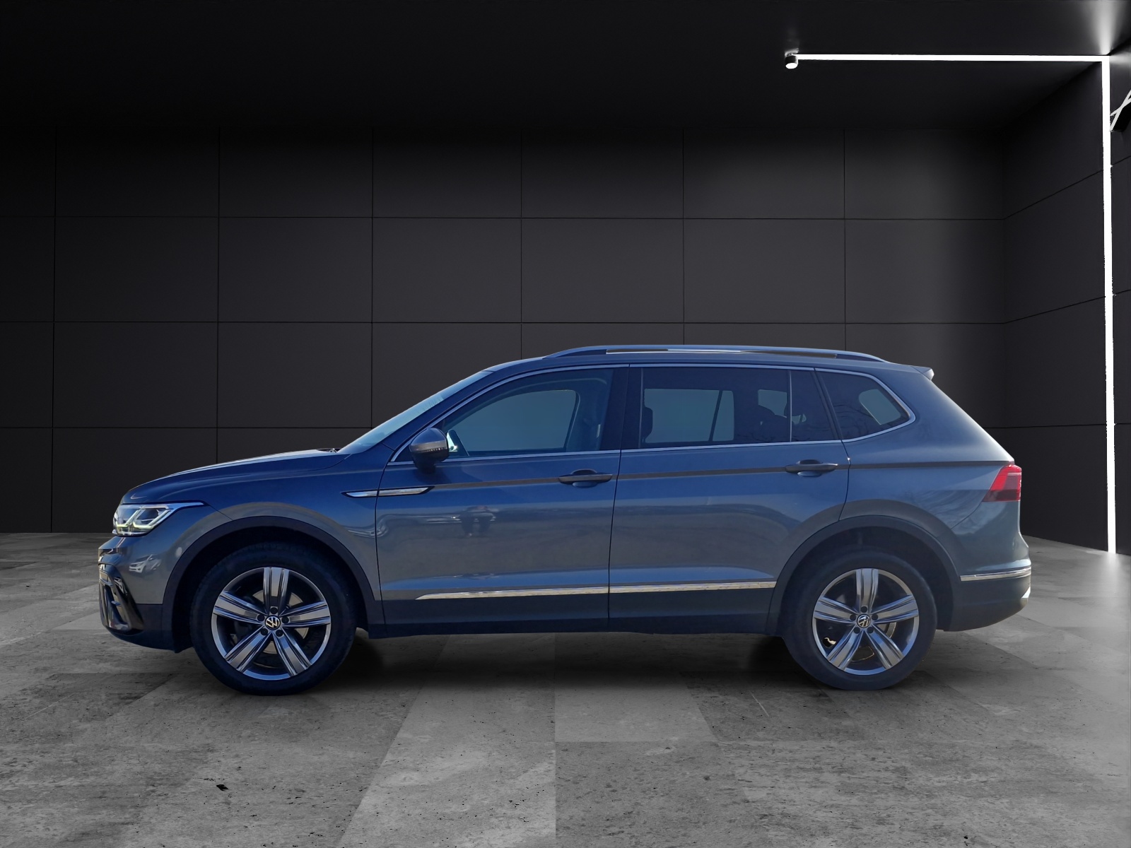 Fahrzeugabbildung Volkswagen Tiguan L 2.0 TDI AHZ MATRIX DSG 4x4 Keyless SH