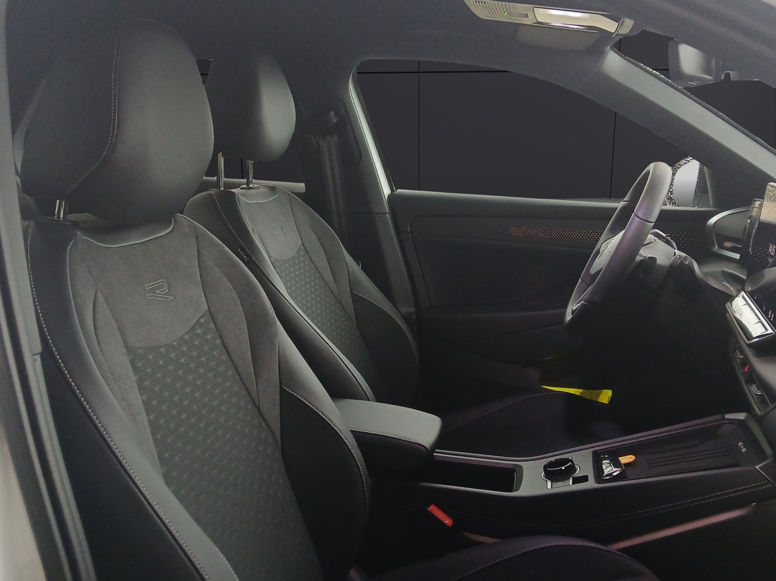 Fahrzeugabbildung Volkswagen T-Roc R-Line Head UP Navi DAB ACC