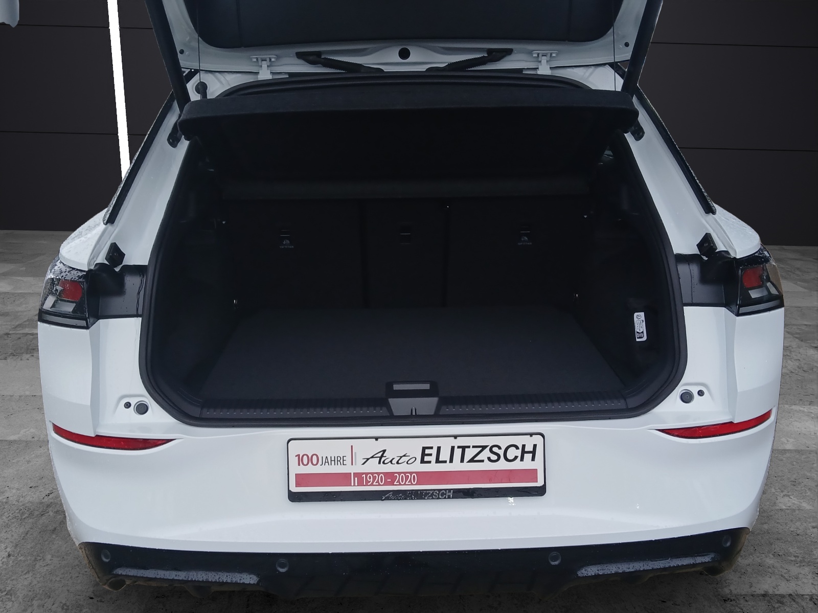 Fahrzeugabbildung Volkswagen T-Roc R-Line Head UP Navi DAB ACC