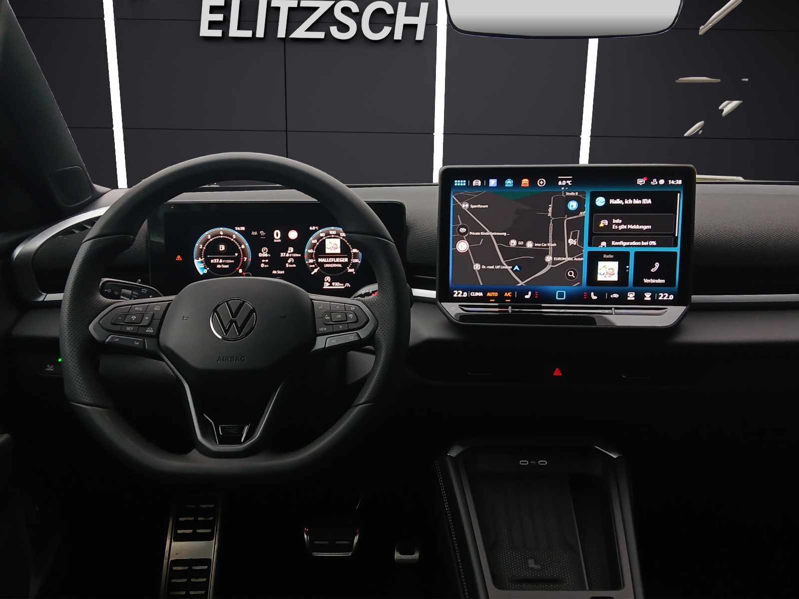Fahrzeugabbildung Volkswagen T-Roc R-Line Head UP Navi DAB ACC