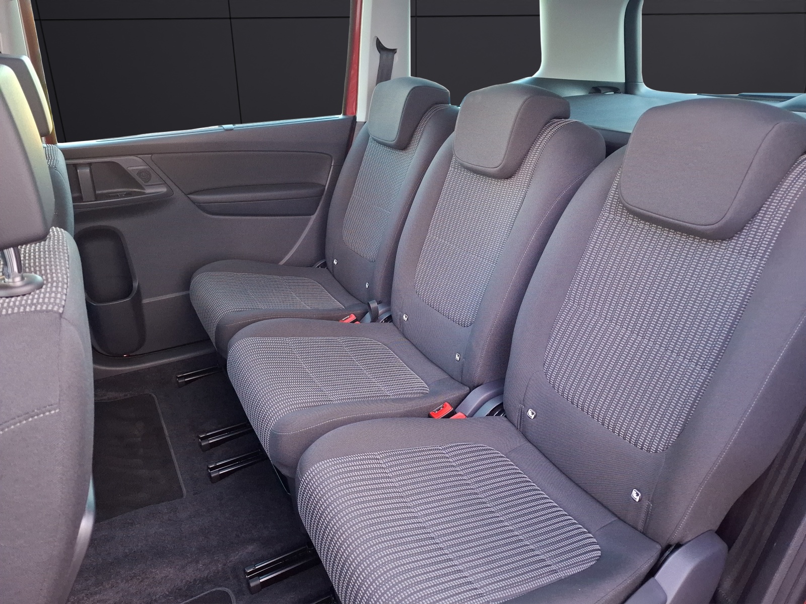 Fahrzeugabbildung SEAT Alhambra TSI Style DSG Bi-Xenon Navi PANO RFK GRA SH