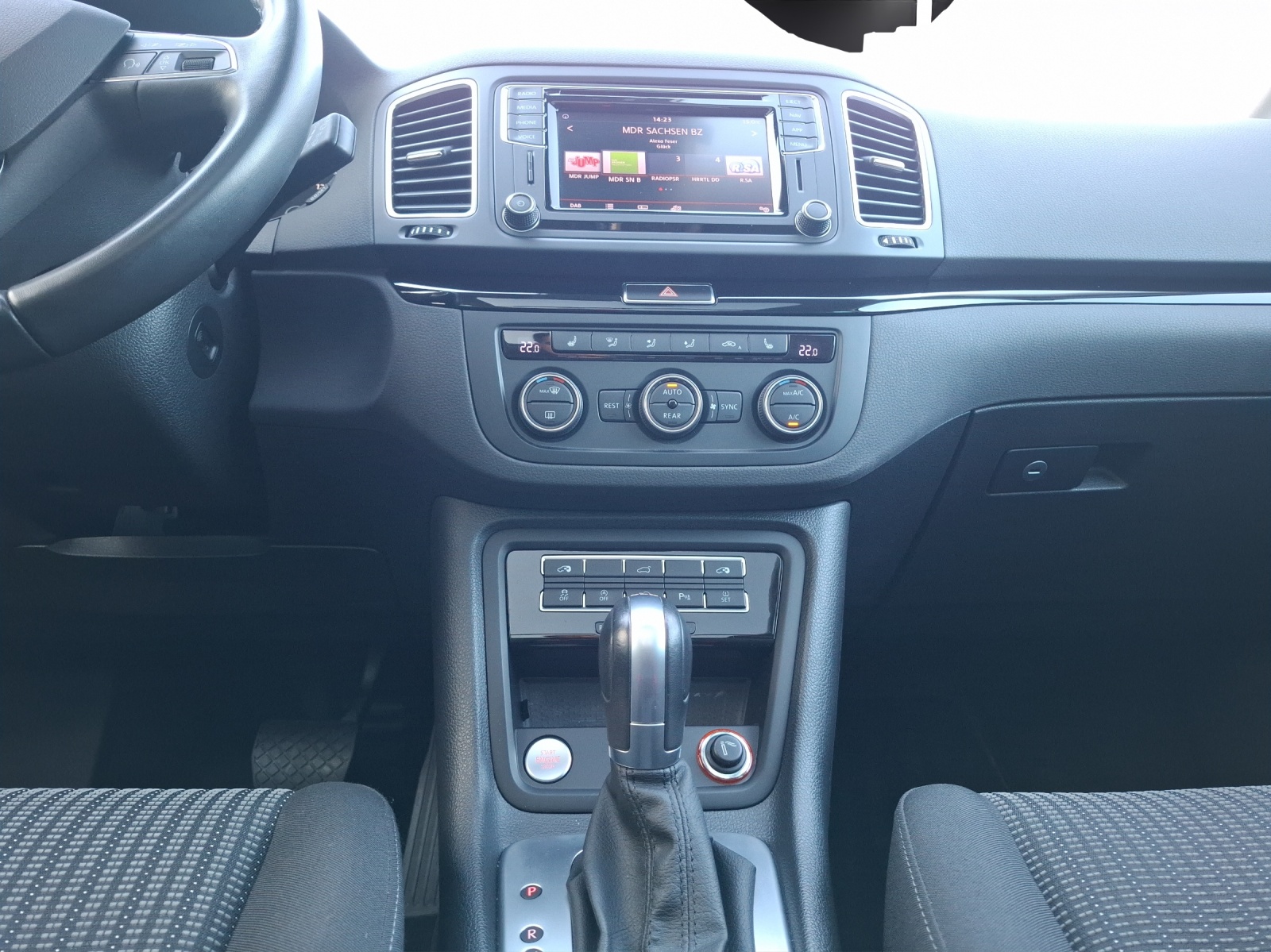 Fahrzeugabbildung SEAT Alhambra TSI Style DSG Bi-Xenon Navi PANO RFK GRA SH