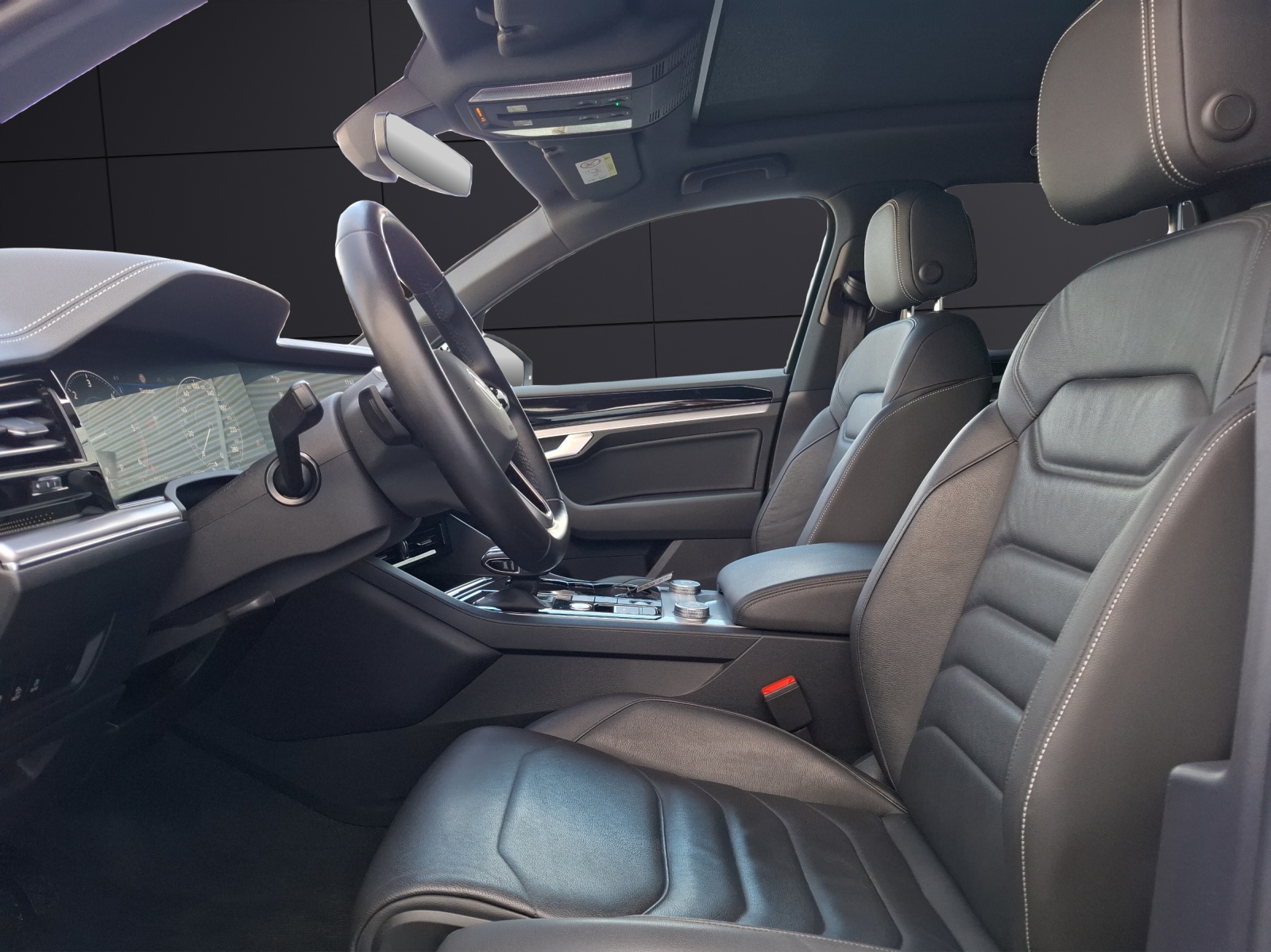 Fahrzeugabbildung Volkswagen Touareg TDI Elegance DSG 4M R-Line Matrix AHK Pano Luft HUD AID ACC RFK Leder SH 21