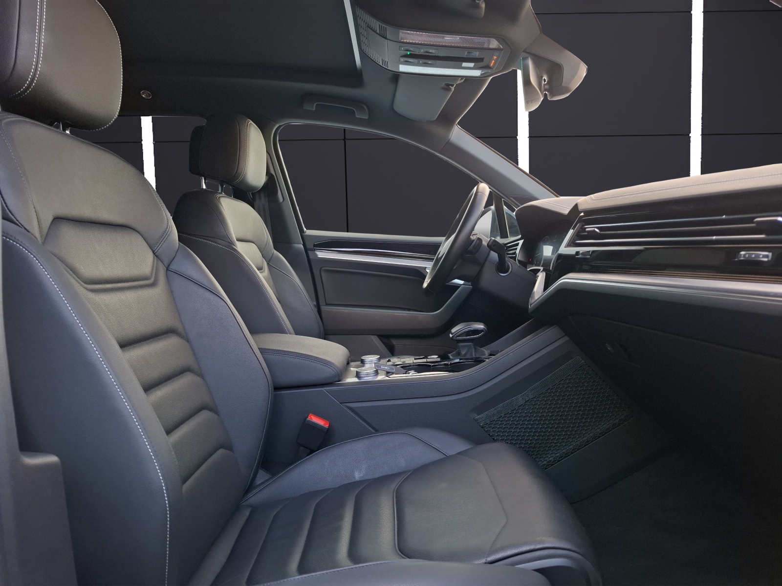 Fahrzeugabbildung Volkswagen Touareg TDI Elegance DSG 4M R-Line Matrix AHK Pano Luft HUD AID ACC RFK Leder SH 21
