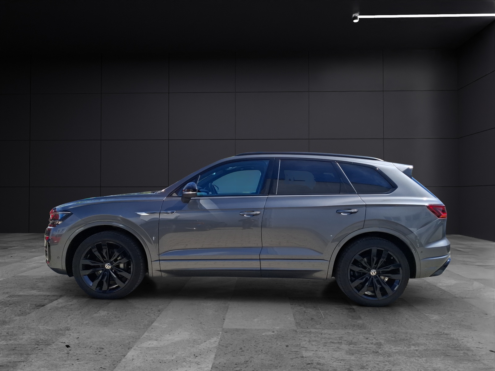Fahrzeugabbildung Volkswagen Touareg TDI Elegance DSG 4M R-Line Matrix AHK Pano Luft HUD AID ACC RFK Leder SH 21