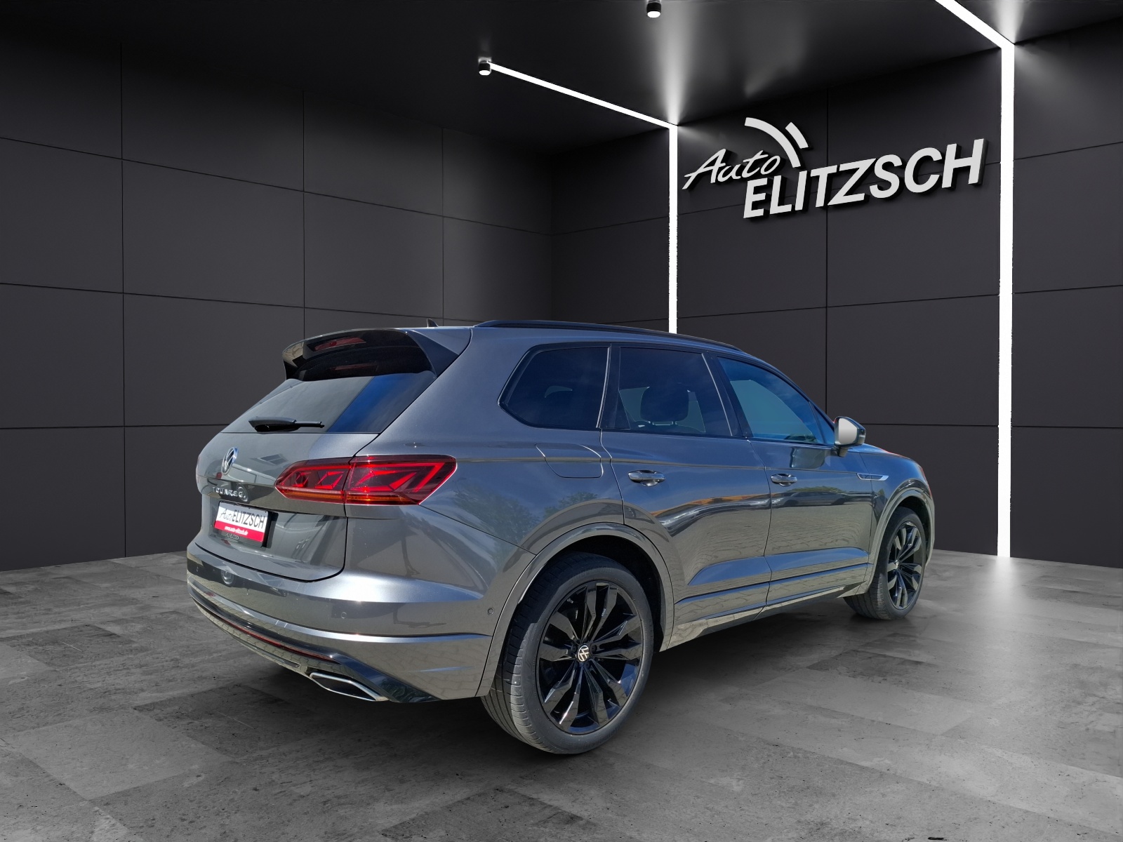 Fahrzeugabbildung Volkswagen Touareg TDI Elegance DSG 4M R-Line Matrix AHK Pano Luft HUD AID ACC RFK Leder SH 21