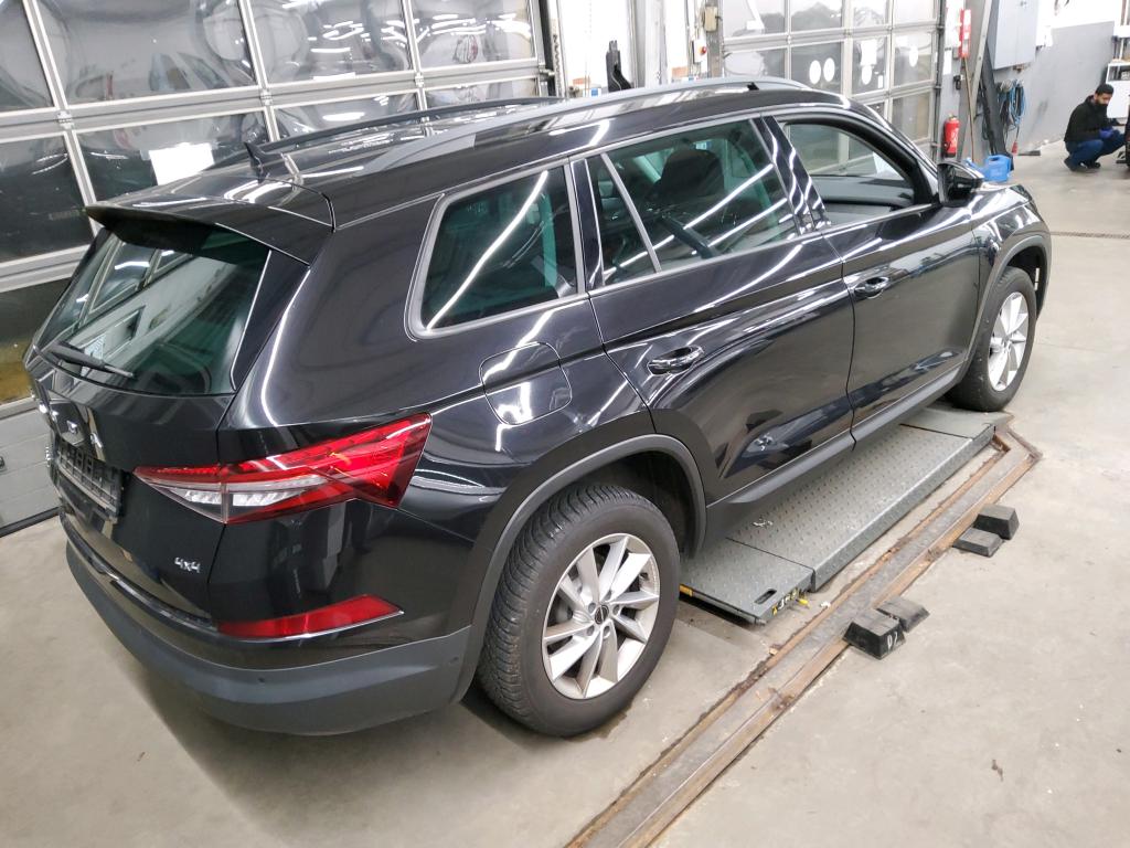 Fahrzeugabbildung SKODA Kodiaq TSI Tour DSG 4x4 Standhzg. Matrix AHK Navi ACC RFK SH