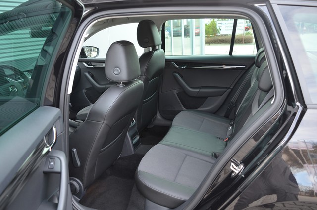 Fahrzeugabbildung SKODA Octavia Combi TDI Style Navi GRA PDC SH LM