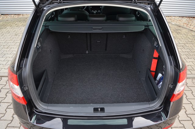 Fahrzeugabbildung SKODA Octavia Combi TDI Style Navi GRA PDC SH LM