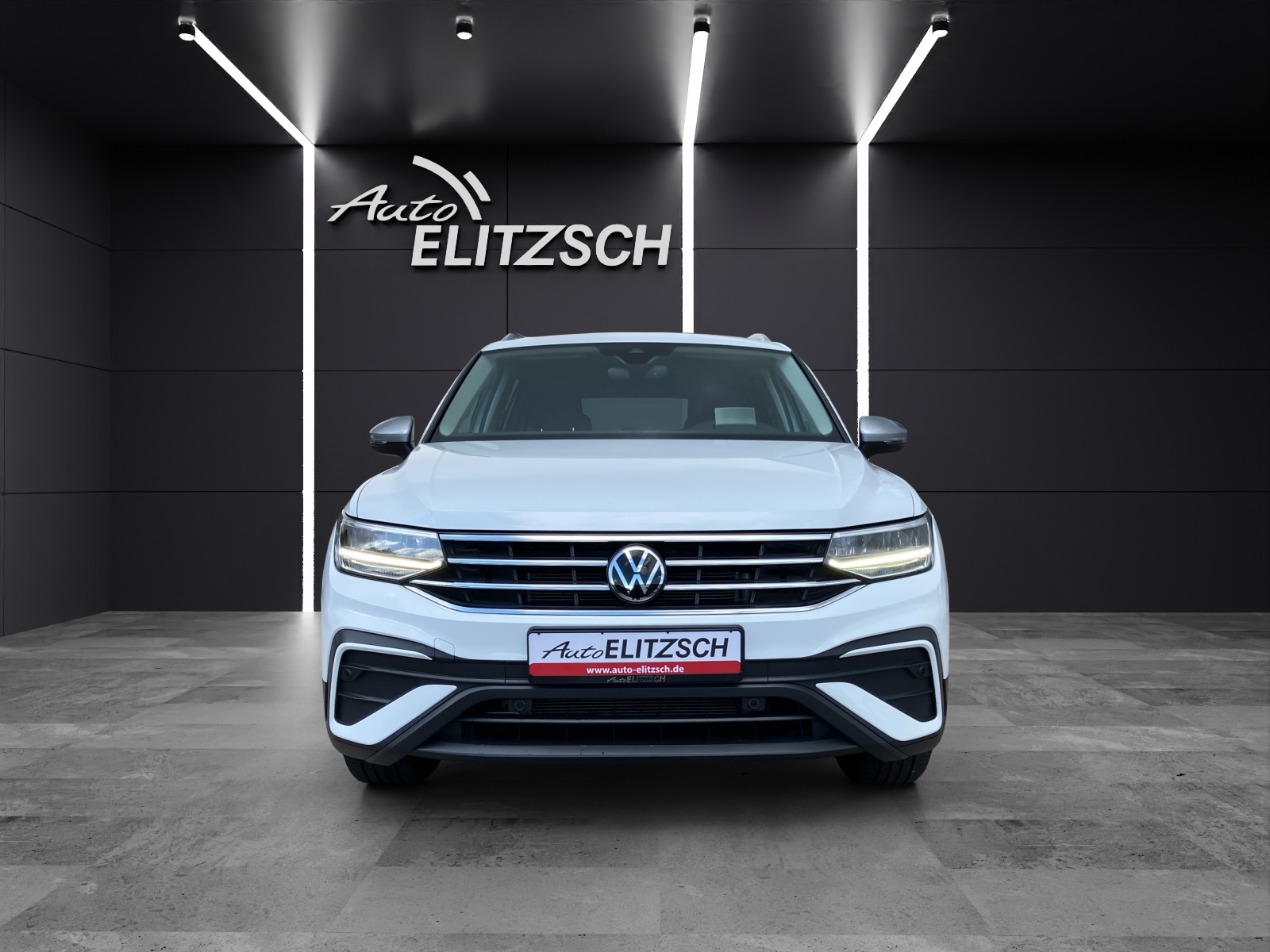 Fahrzeugabbildung Volkswagen Tiguan Allspace Life TDI DSG LED ACC STH HuD SHZ RearView Navi