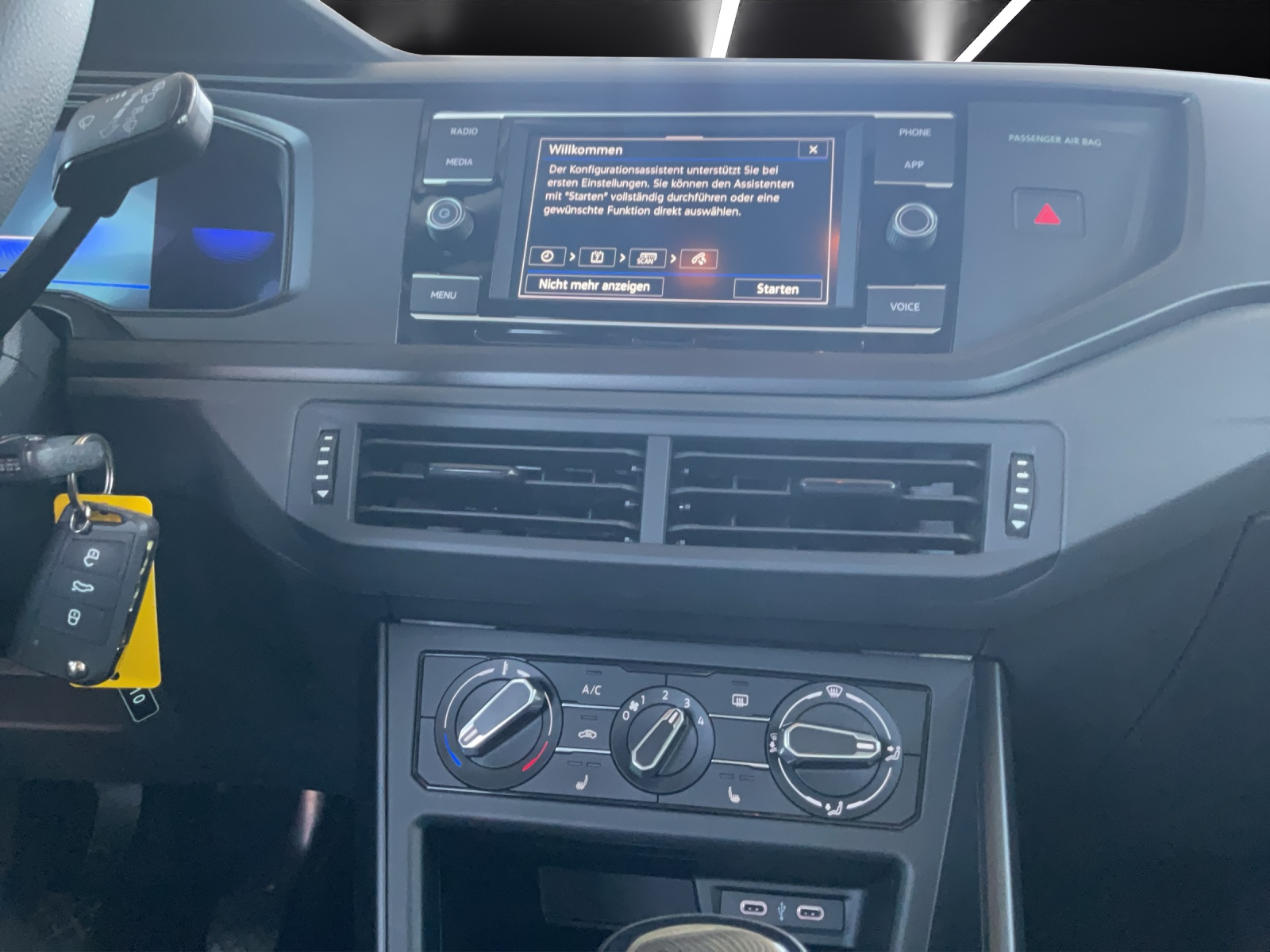 Fahrzeugabbildung Volkswagen Taigo TSI LED VC PDC GRA Lane Assist