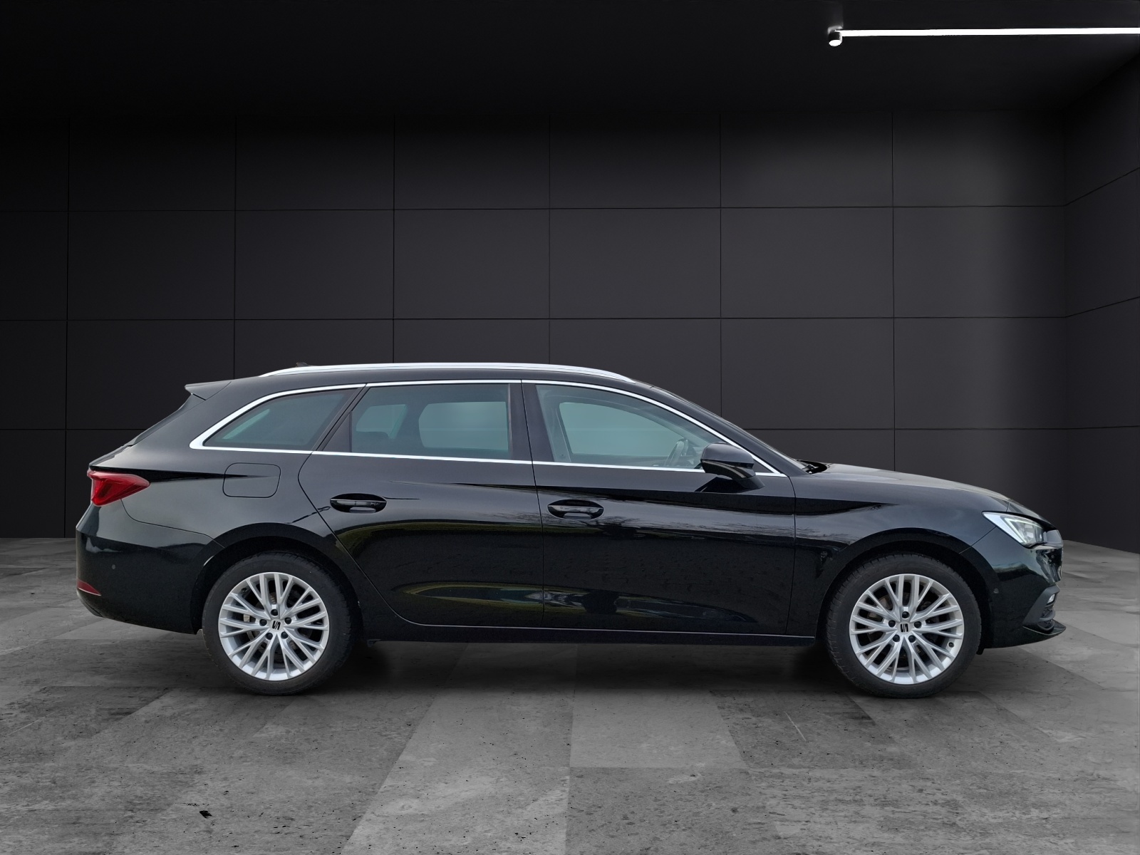 Fahrzeugabbildung SEAT Leon ST TSI Xcellence LED Navi ACC RFK SH