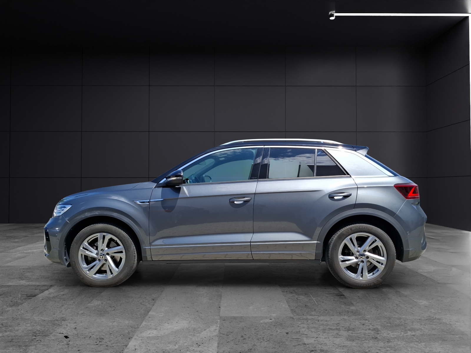 Fahrzeugabbildung Volkswagen T-Roc TSI R-Line DSG 4M Matrix Navi AID ACC Park-Assist SH LM