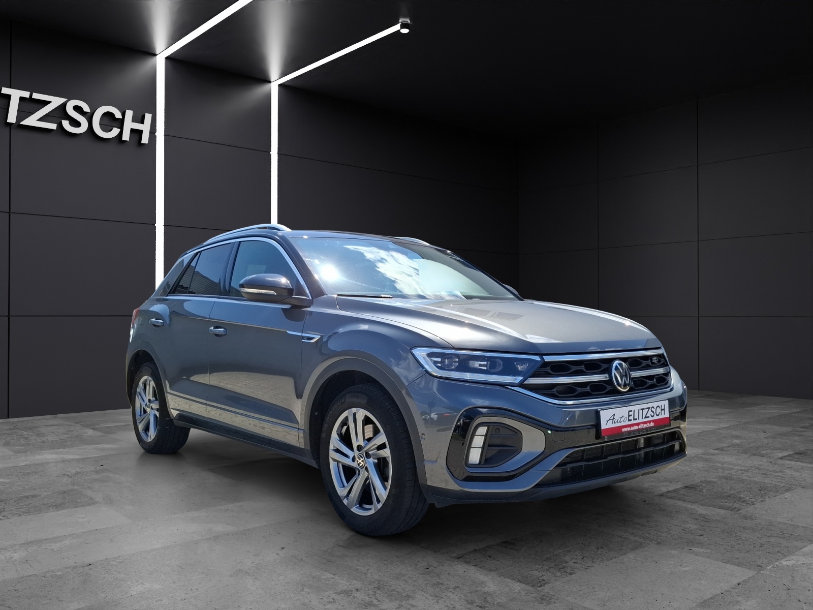 Fahrzeugabbildung Volkswagen T-Roc TSI R-Line DSG 4M Matrix Navi AID ACC Park-Assist SH LM