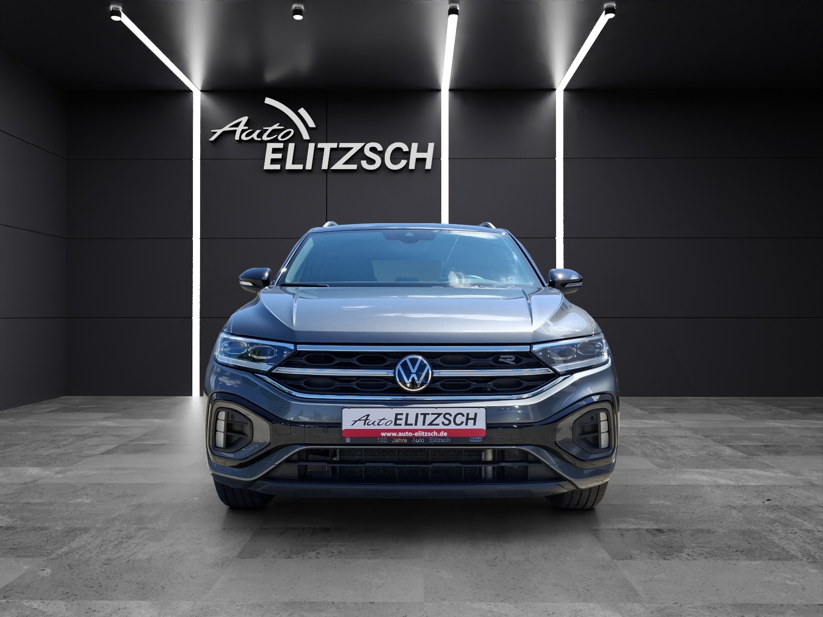 Fahrzeugabbildung Volkswagen T-Roc TSI R-Line DSG 4M Matrix Navi AID ACC Park-Assist SH LM