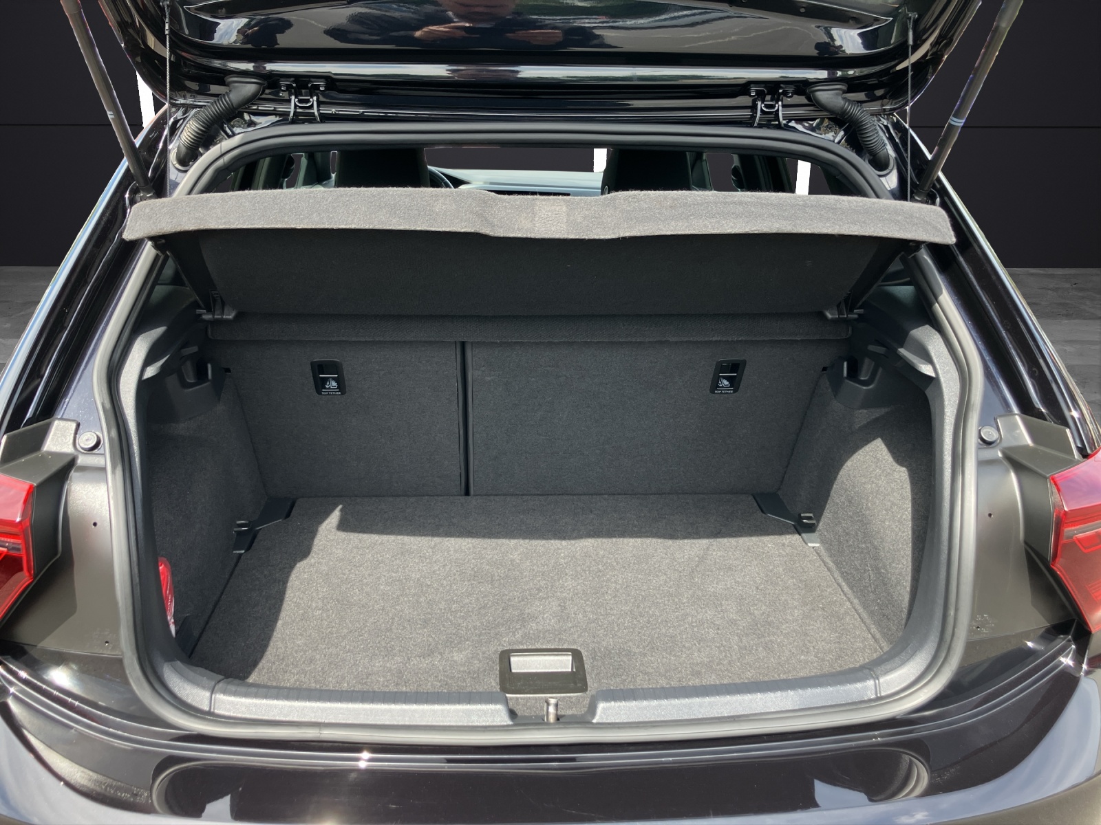 Fahrzeugabbildung Volkswagen Polo TSI R-line DSG Matrix-LED Kamera