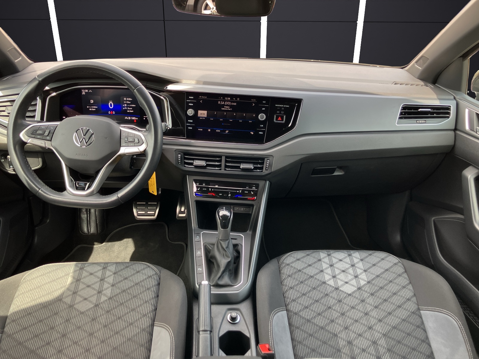 Fahrzeugabbildung Volkswagen Polo TSI R-line DSG Matrix-LED Kamera