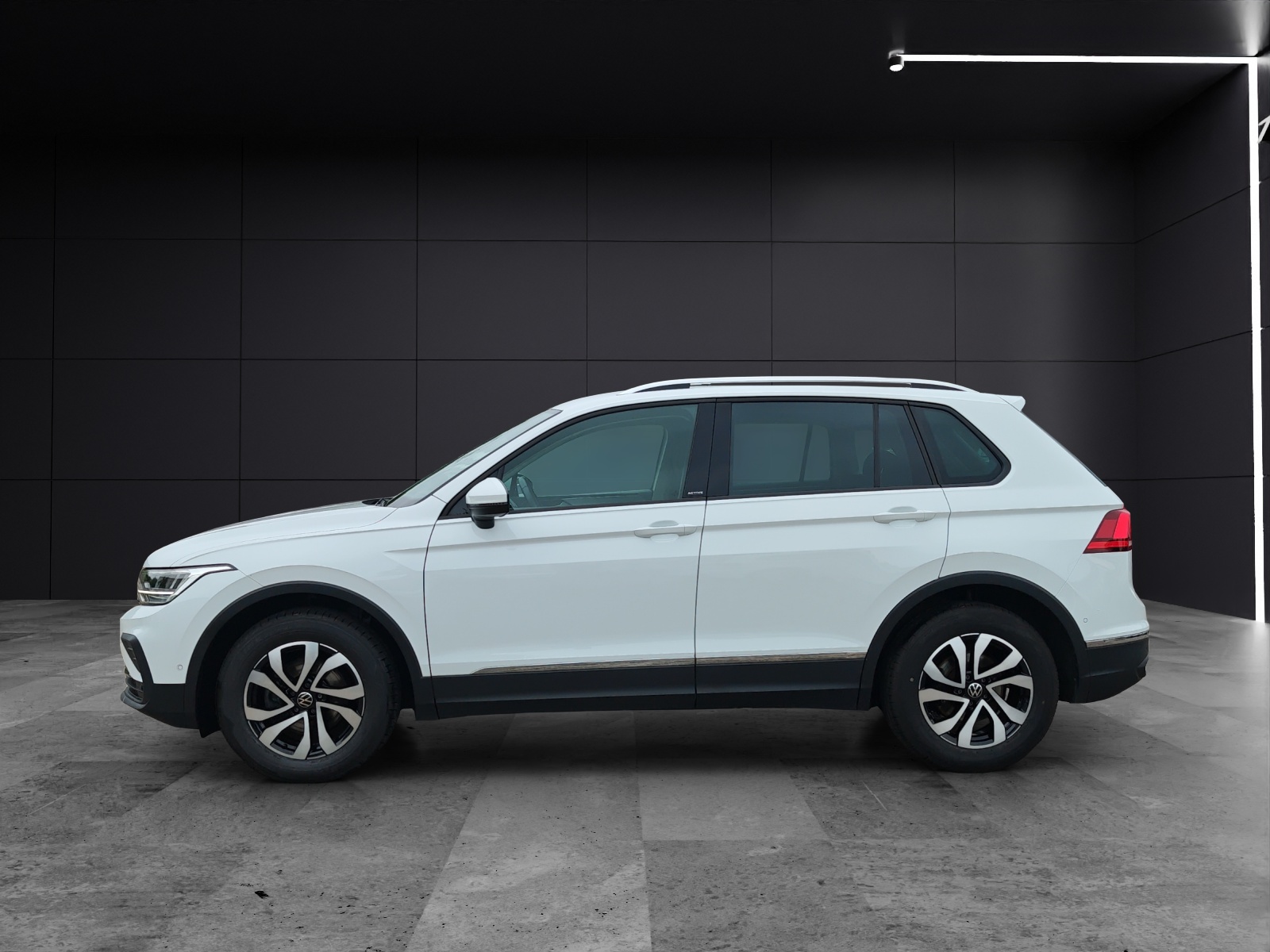 Fahrzeugabbildung Volkswagen Tiguan TDI Active DSG LED Navi ACC PDC SHZ
