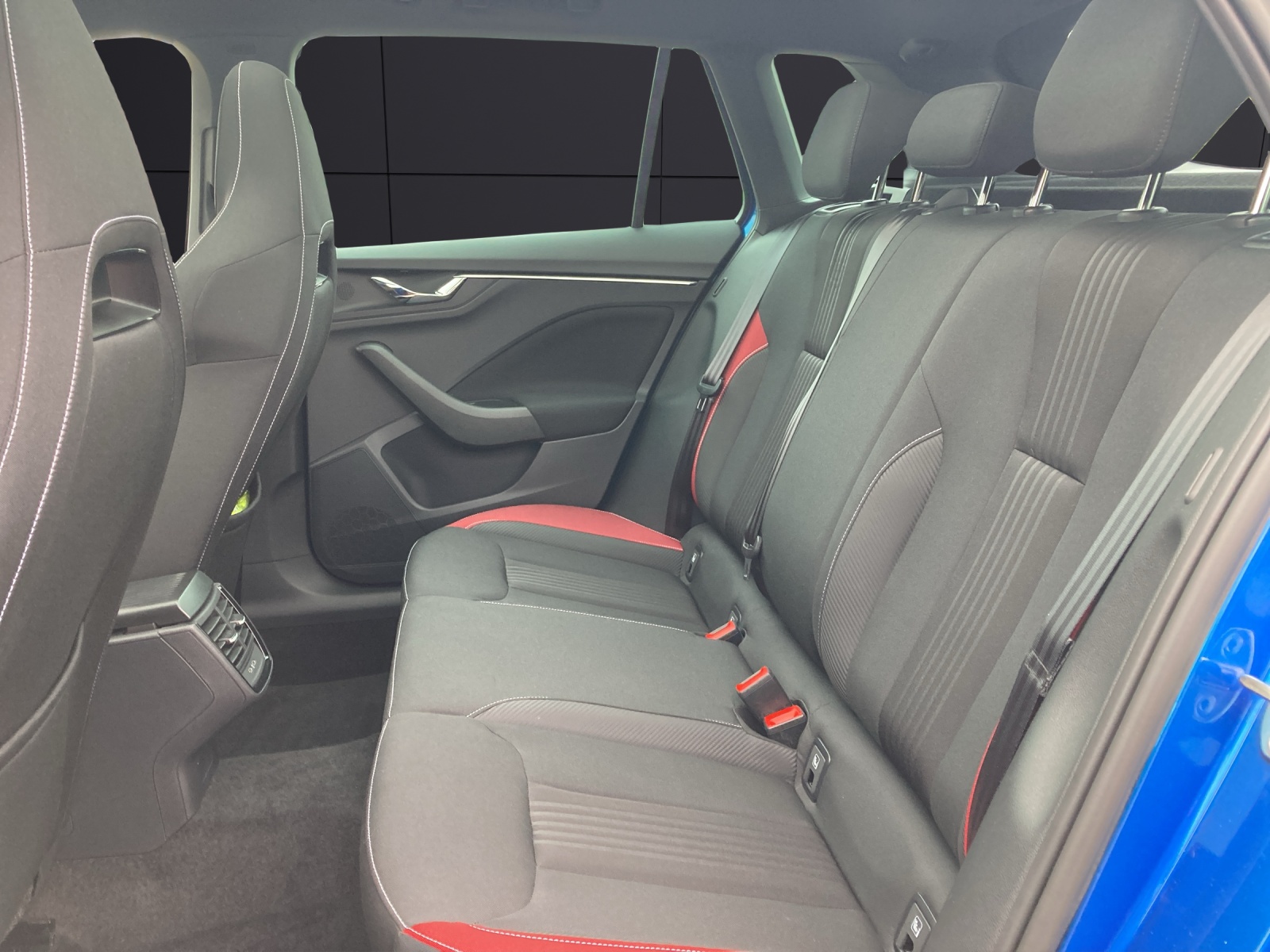 Fahrzeugabbildung SKODA Kamiq TSI Monte Carlo DSG Navi AID ACC RFK Pano SH 18