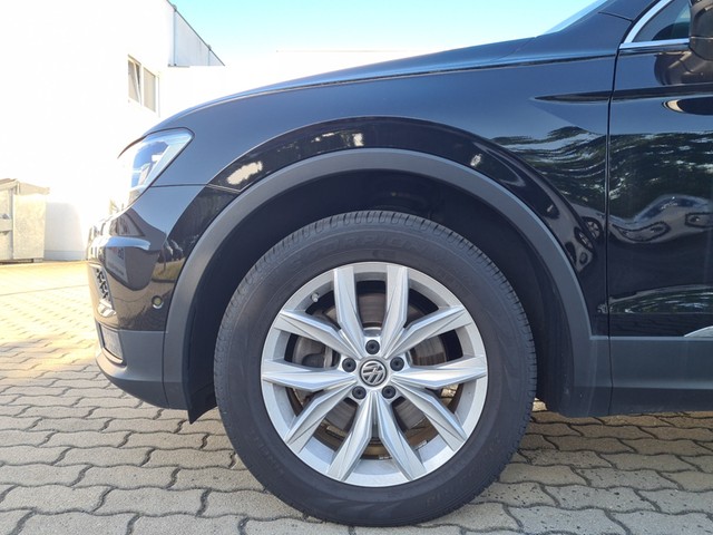 Fahrzeugabbildung Volkswagen Tiguan TDI HL 4M LED STH AHK Navi AID ACC RFK SH LM