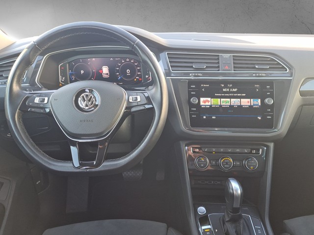 Fahrzeugabbildung Volkswagen Tiguan TDI HL 4M LED STH AHK Navi AID ACC RFK SH LM