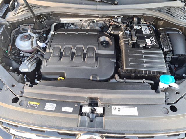 Fahrzeugabbildung Volkswagen Tiguan TDI HL 4M LED STH AHK Navi AID ACC RFK SH LM