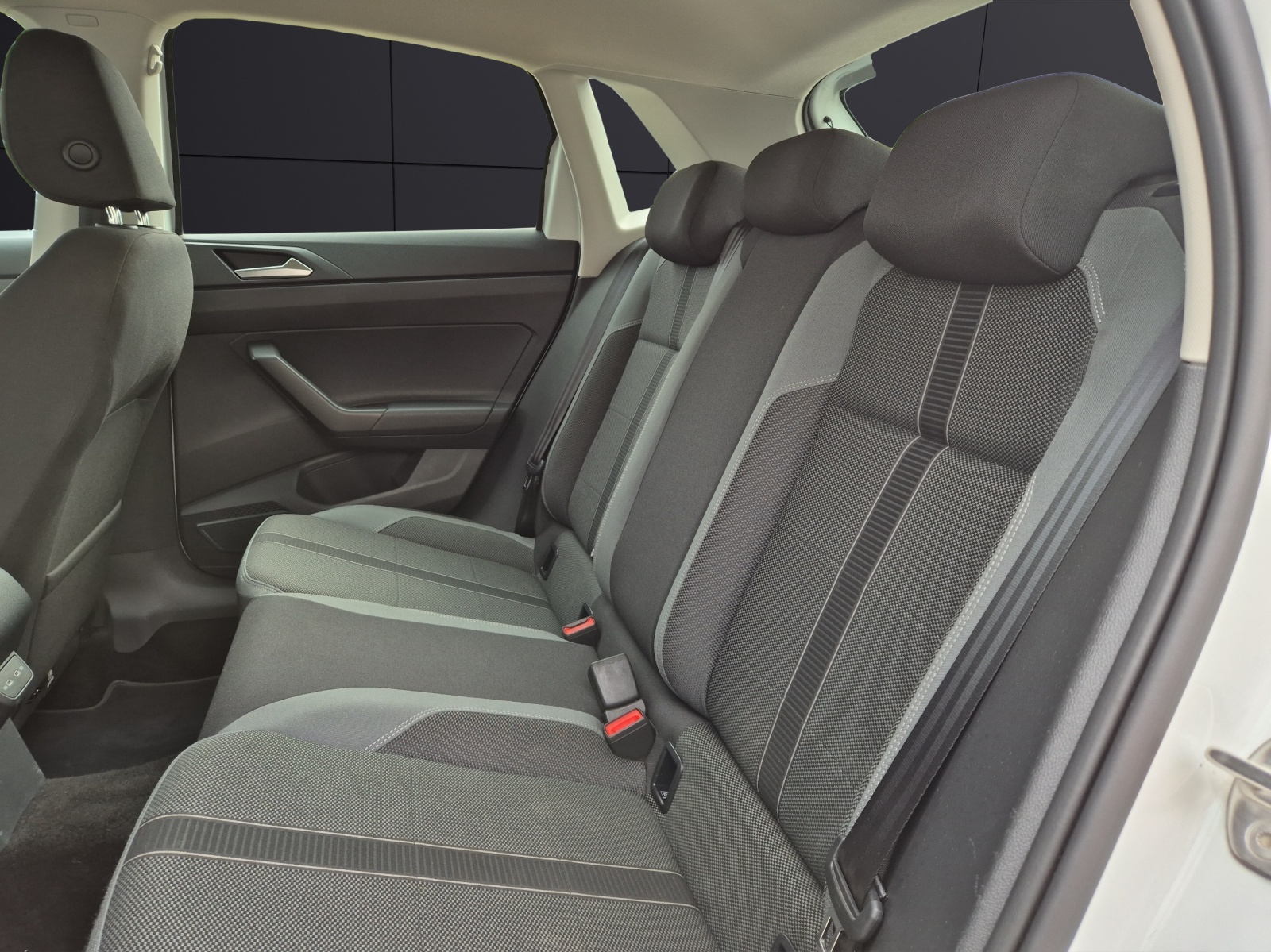 Fahrzeugabbildung Volkswagen Polo TSI Style DSG Matrix AHK AID ACC Park-Assist SH LM