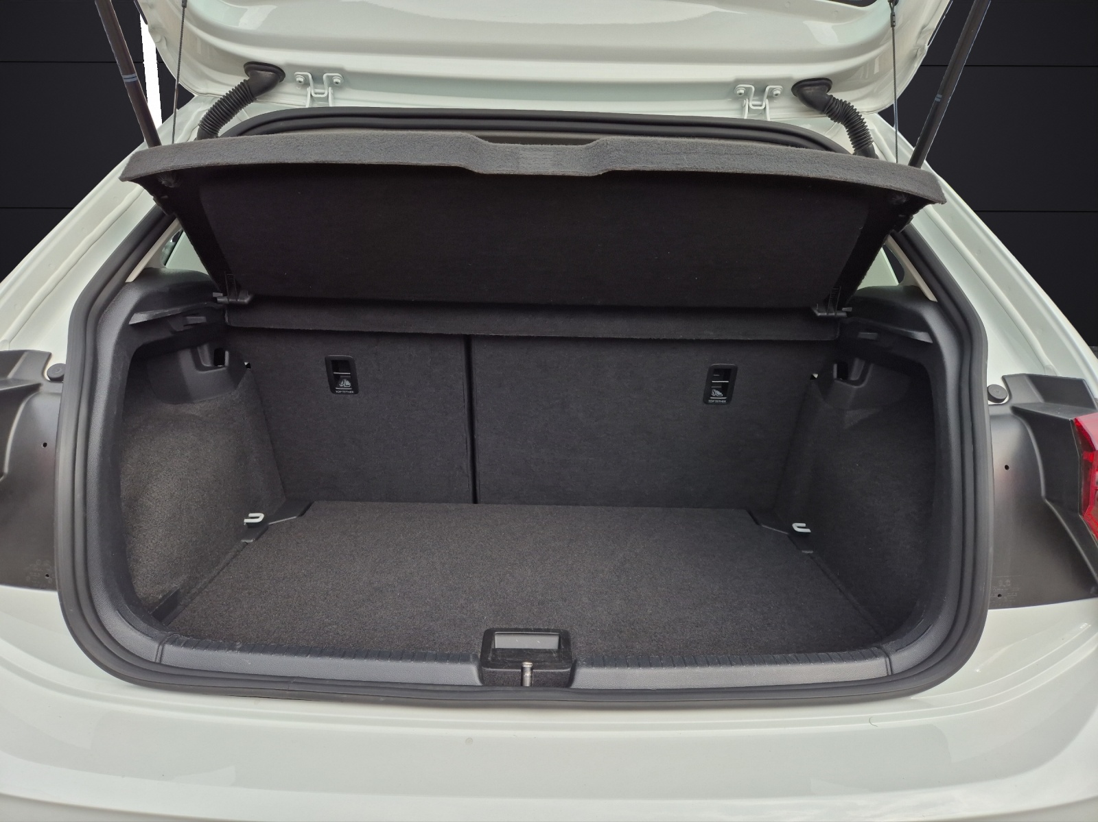 Fahrzeugabbildung Volkswagen Polo TSI Style DSG Matrix AHK AID ACC Park-Assist SH LM