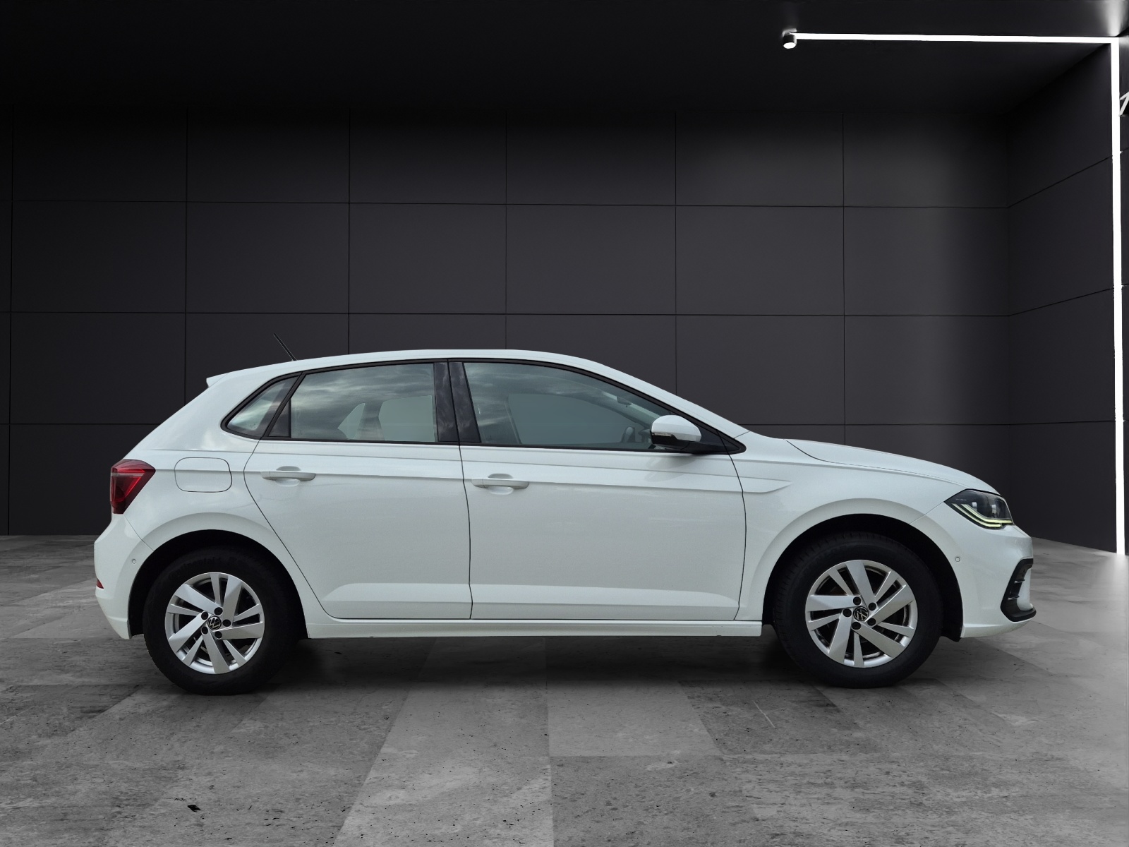 Fahrzeugabbildung Volkswagen Polo TSI Style DSG Matrix AHK AID ACC Park-Assist SH LM