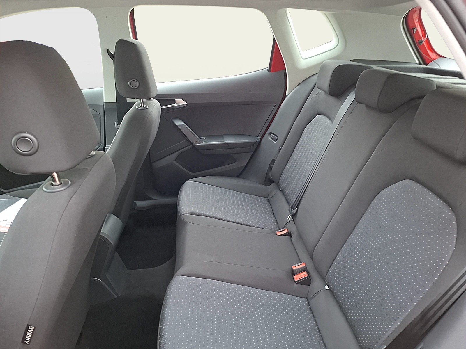 Fahrzeugabbildung SEAT Arona TSI Style LED CarPlay GRA PDC SH LM