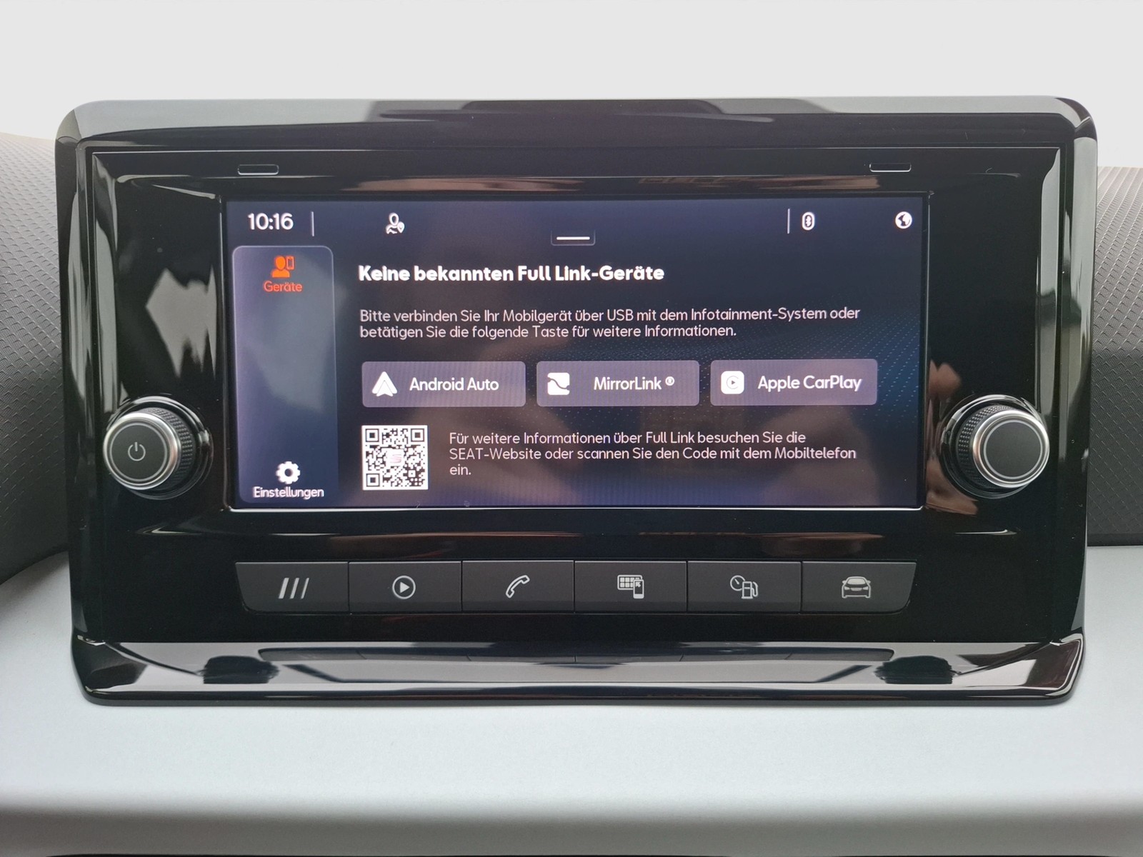 Fahrzeugabbildung SEAT Arona TSI Style LED CarPlay GRA PDC SH LM