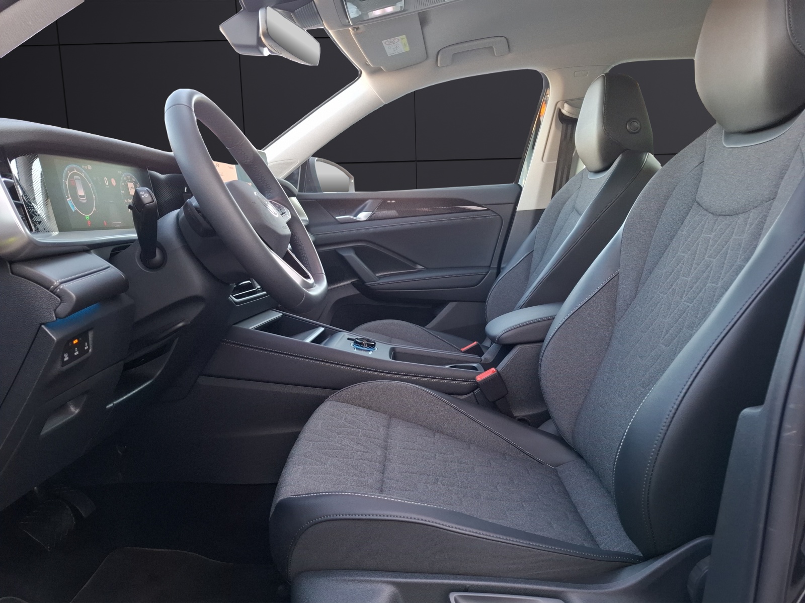 Fahrzeugabbildung Volkswagen Tayron TSI Life DSG 4M LED AHK Navi AID HUD ACC RFK SH